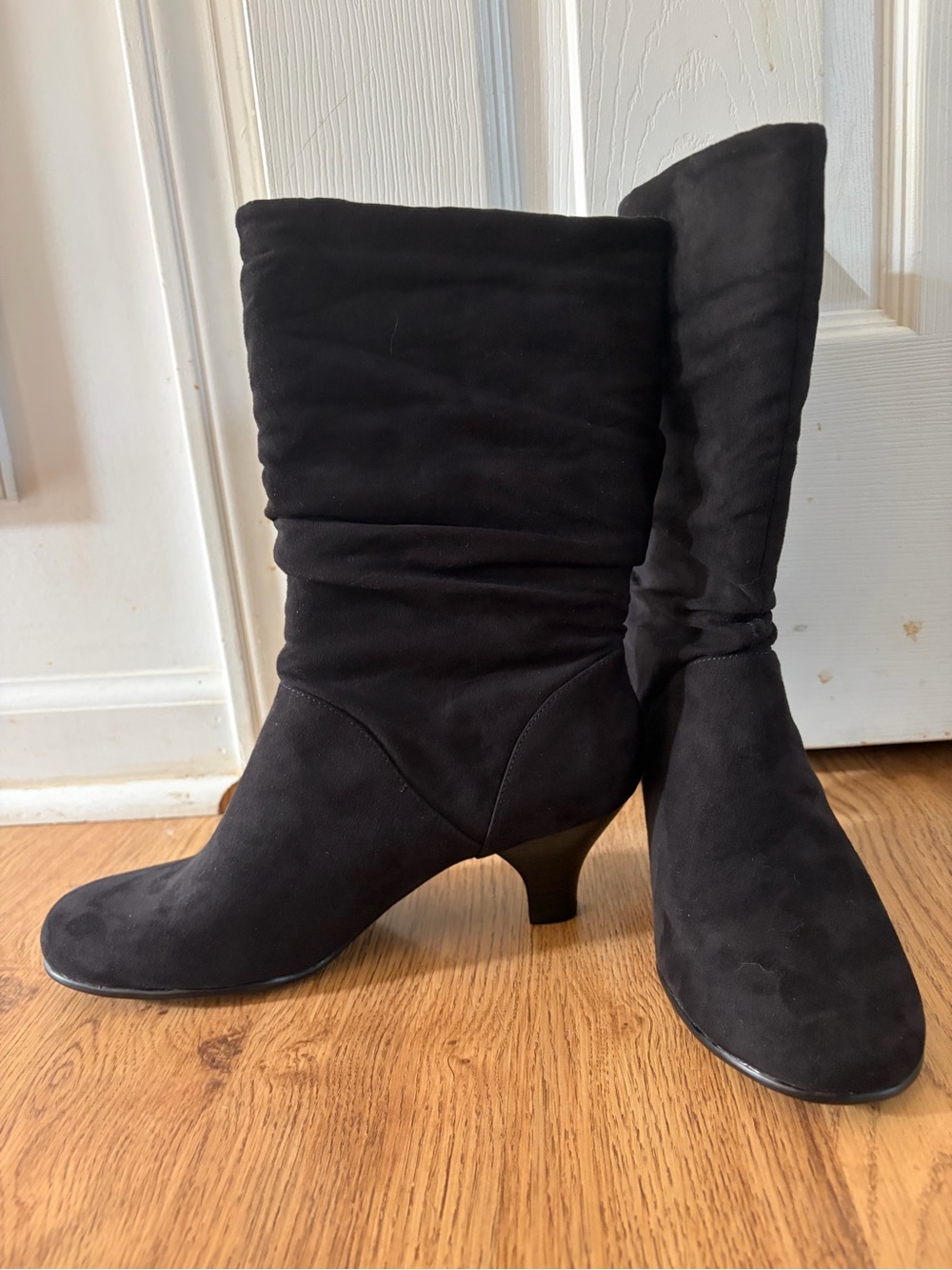 Brand New Never Worn - Aerosoles Black Slouchy Boots Size 8